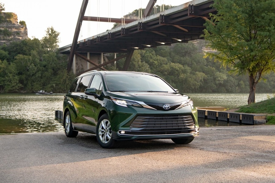 Best Minivans To Buy This Year